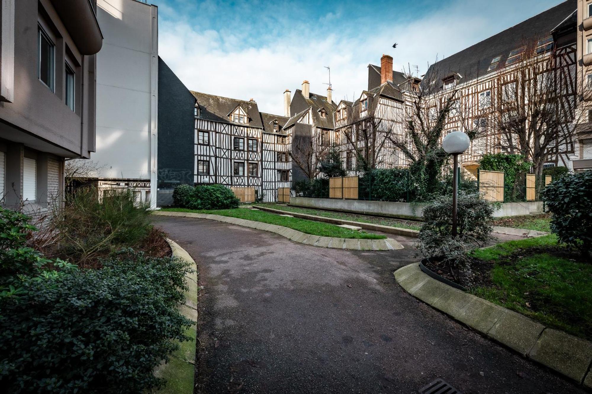 Aux Jardins De L'Hotel De Ville - Appartement Hypercentre Avec Parking Prive Руан Экстерьер фото